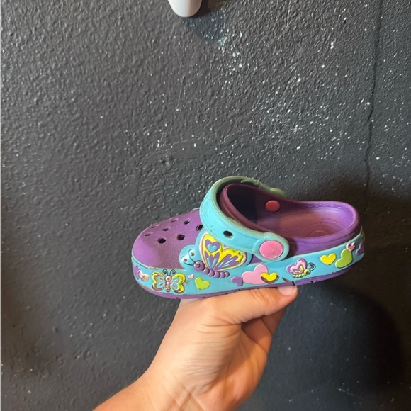 CROCS Purple and Blue Butterfly Kids Clogs - Picture 3 of 8
